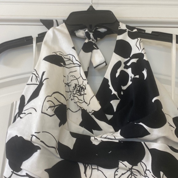 Black and White halter sun dress - Picture 2 of 3